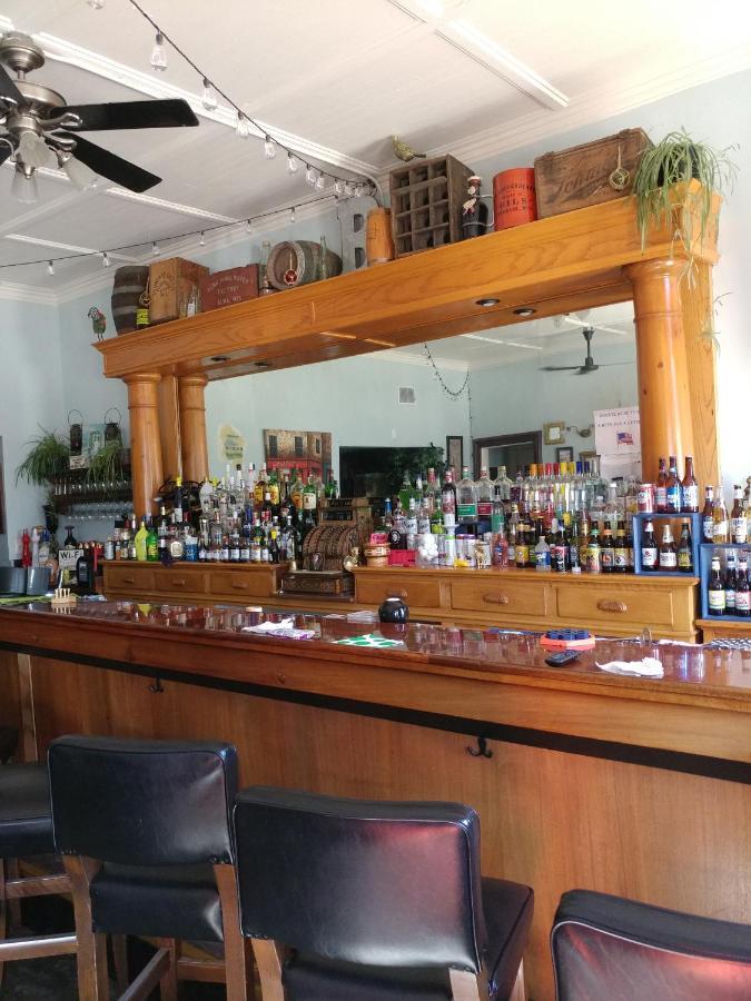 The Burlington Hotel & Bar - Alma Wi 外观 照片